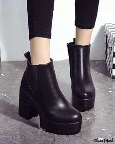 Olivia Mark - Martin Boots: Stylish Waterproof Chunky Heel Short Boots with Warm Lining and Round Toe