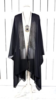 Black solid sheer chiffon kimono cover up  Features... -lightweight sheer chiffon -open front, side slits -generous arm holes -makes a beautiful dress or casual cover up -handmade with love by me in California -made to order -length: 33" -one size fits all -choose your color Chiffon Kimono Cardigan, Long Kimono Cardigan, Gilet Kimono, Belt Kimono, Noir Uni, Black Cover Up, Bohemian Kimono, Chiffon Kimono, Festival Tops