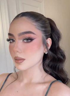 Afternoon Wedding Makeup Guest, Simple Quince Makeup, Maquillaje Glowy, Makeup Morphe, Casual Makeup, Quince Hairstyles, Makeup Mistakes