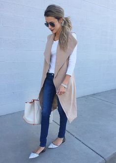 Es como si un cardigan y un chaleco hubieran tenido un hijo. Spring Women Outfits, Fashion Edgy, Spring Work Outfits, Long Vests, Vest Outfits, Trend Fashion, 가을 패션