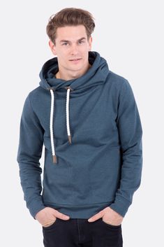 schnittmuster_maenner_kapuzenpullover_kordel_blau