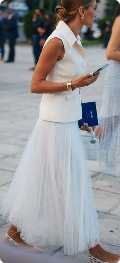 Elegant Lifestyle, Looks Chic, Celebrity Look, Dresses To Wear To A Wedding, Mode Inspiration, Spring Summer Outfits, White White, Outfits Casuales