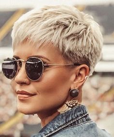 Obličejové Masky, 2019 Hairstyles, Trendy We Fryzurach, Hairstyles Pictures, Blonde Haircuts, Short Grey Hair, Super Short Hair