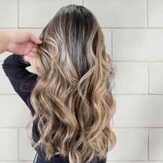 #balayage #dimensionalblonde #brunettebalayagehair #beachwaves Florida Hair, Inspo Hair, Dimensional Blonde, Brunette Balayage Hair, Hair Balayage, Beach Waves, Balayage Hair, South Florida, Balayage