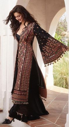 Ethnic Dresses Indian Wedding Ideas, Ethnic Casual Outfits, Black Desi Outfit, Black Ethnic Dress, Black Indian Outfit, Desi Suits, Hussain Rehar, डिजाइनर कपड़े, Ethnic Kurti