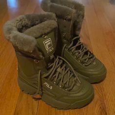 New!! Never Worn!! Girls Size 13! Great For Winter! Green Winter Boots With Round Toe, Green Synthetic Winter Boots, Winter Green Synthetic Boots, Insulated Green Winter Boots, Casual Lace-up Boots With Faux Fur Trim, Casual Boots With Faux Fur Trim And Round Toe, Casual Fluffy Boots With Round Toe, Fluffy Casual Winter Boots, Casual Fluffy Winter Boots