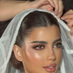 ‎eng. Sara Albahar | م. ساره البحر‎ on Instagram Soft Glam Makeup Bridal, Light Bridal Makeup, Bridal Soft Glam, Bride Makeup Ideas, Glam Bridal Makeup, Glam Bride Makeup, Bridal Makeup Wedding, Makeup Aesthetic, Braut Make-up