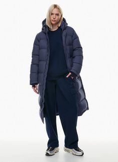 THE SUPER PUFF™ LONG Super Puff Long, Puffer Jackets For Women, The Super Puff, Puffer Jacket Style, Super Puff, Heavy Coat, Down Puffer Jacket, Free Jeans, Uniqlo Women