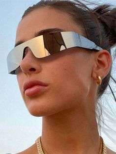 ADVERTENCIA: Gafas de Moda. No deben usarse fuera para proteger los ojos de la luz solar intensa. No está diseñado ni destinado para que los niños jueguen.1 pieza Gafas de estilo punk futurista con escudos laterales, gafas de moda para ciclismo al aire libre  Casual,Dulce,Elegante,Sexy,Calle,Bohemio,Vintage,Real,Fiesta   PC     Women Accessories, size features are:Bust: ,Length: ,Sleeve Length: Futuristic Fashion Accessories, Futuristic Goggles, Futuristic Vintage, Punk Sunglasses, Royal Party, Y2k Sunglasses, Cycling Glasses, Sports Glasses