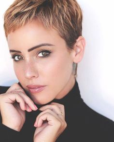 Makeup Tip, Short Hair Pixie Cuts, Short Pixie Cut, Short Haircut, Girl Short Hair