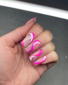 Press On Nails in Pink Swirl Wavy Abstract Nail Art False Etsy Short Pedicure, Etsy Nails, Subtle Nail Art, Swirl Nails, Press Nails, Makeup Hacks Beauty Secrets, Abstract Nail Art, Subtle Nails, Nails Press