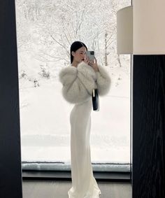 Neautral Clothing, Snowball Dance, Colourful Closet, Nepo Baby, Silver Aesthetic, Snow Bunny, Ice Princess, Instagram Pics, Outfit Look