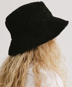 A packable sherpa bucket hat made to wear all year round. Could we ask for anything more? This one will surely keep your head warm enough in the winter + is breathable for the spring, making your fashion full of function + impressively versatile. Like all of our bucket styles, this one comes in a variety of sizes + includes our infamous adjustable inner band to ensure the best fit for you (so it's okay to size up!) Men Hats Styles, Sherpa Bucket Hat, Style Bucket Hat, Travel Hat, Bucket Hat Black, Halo Style, Find Color, Wearing A Hat, Western Hats