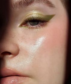 Ginger Makeup Looks, Olive Makeup, Warm Tone Makeup, Funky Makeup, Makeup For Hazel Eyes, Kiss Makeup, Now And Then, Pretty Makeup