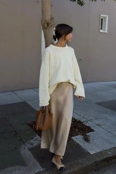 28 Chic Fall Skirt Outfits To Elevate Your Style in 2024 Outfit Ideas For An Event, Minimal Holiday Outfit, Satin Skirt Sweater Outfit, Simple Holiday Outfits, Formal Winter Outfits For Women, Holiday Outfits 2024, Wednesday Fits, Sweaters With Skirts, Modest Style Inspiration