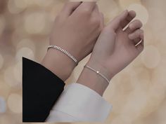 💖 Sparkle together with our 2-Piece Stainless Steel Bracelet Set! These chic fashion bracelets are designed for both men and women, making them perfect for couples. Featuring a stunning crystal heart and a touch of glitter, these unisex bracelets add a splash of elegance to any outfit. ✨ 🌟 Crafted from durable stainless steel, these bracelets are both stylish and sturdy, ideal for everyday wear or special occasions. Whether you're celebrating love or simply want to look fabulous, these simple yet elegant pieces are sure to shine! 🎁 Features: Set of 2 matching bracelets Sparkling crystal heart detail Unisex design for couples Durable stainless steel material Perfect for everyday or special occasions Celebrate your bond with this gorgeous bracelet set and let your love sparkle! 💫 Couple Chain, Silver Rope Bracelet, Bracelets For Couples, Heart Glitter, Platinum Bracelet, Love Sparkle, Chain Bracelets, Stylish Bracelet, Couple Bracelets