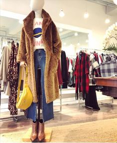 Fall Thrift, Early Spring Fashion, Thrift List, Vintage Modern Style, Winter Closet, Early Spring Outfits, Chanel Paris