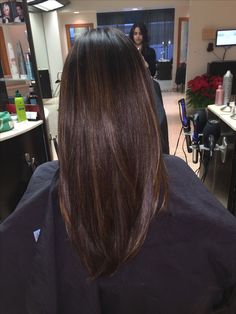 Layered Hair Cuts For Long Hair, Hair Dye Tips, Hair Color Options, Brown Hair Inspo, Hair Color Streaks, Brunette Hair With Highlights, Gorgeous Hair Color