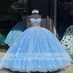 Quince Chambelanes Outfits Light Blue, Blue Dress Ball Gowns, Baby Blue Butterfly Quinceanera Theme, Pink And Blue Quinceanera Dresses, Winter Wonderland Quinceanera Dress, Blue Fluffy Dress, Baby Blue Quince Dresses, Blue 15 Dresses, Butterfly Quince Dress