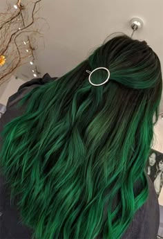 Green Hair Color Ideas, Hair Dye Brands, Neon Green Hair, Emerald Green Hair, Dark Green Hair, Green Hair Color, Green Hair Dye, Hair Color Streaks, Hair Dye Ideas