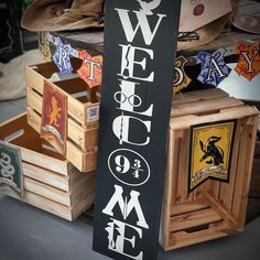 Welcome Harry Potter Symbols: Plank Design - Paisley Grace Makery Halloween Harry Potter Decorations, Harry Potter Wreath, Harry Potter Door, Harry Potter Sign, Harry Potter Christmas Decorations, Harry Potter Symbols, Harry Potter Theme Birthday, Harry Potter Miniatures, Welcome Wood Sign