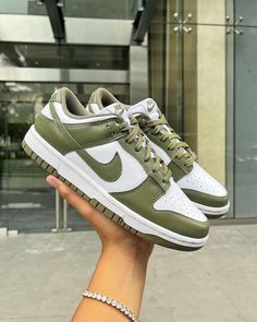 Nike Dunk Medium Olive, Medium Olive Dunks, Nike Dunk Low Olive Green, Nike Dunk Low Olive, Nike Dunk Low Medium Olive, Comfy Trendy Outfits, Business Sneakers, Dunks Low, Branded Shoes