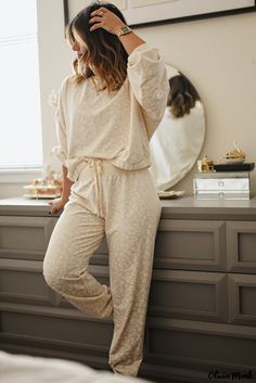 Olivia Mark - Two Piece Lounge Wear in White Cheetah Print Design Comfy Pajamas Aesthetic, Pajamas Women Comfy, Postpartum Loungewear, Casual At Home Outfits, Loungewear Aesthetic, White Cheetah Print, 2025 Style, Uk Size 16, Cozy Loungewear