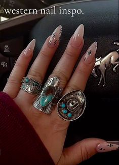 Western Style Acrylic Nails, Western Punchy Nail Ideas, Lainey Wilson Inspired Nails, Western White Nails, Western Birthday Nails, Morgan Wallen Concert Nails, Almond Nails Western, Koe Wetzel Nails