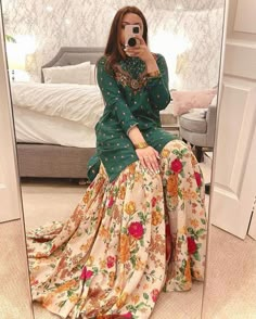 Casual Garara Dress, Floral Gharara, Summer Dress Designs Pakistani, Garara Suits Designs, Fancy Dresses Designs, Gharara Designs, Designer Dresses Elegant, Desi Fits