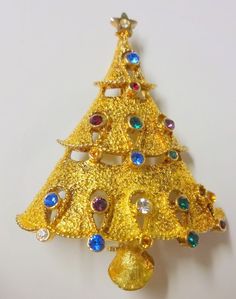 Vintage Signed Eisenberg Gold Tone Rhinestone Christmas Brooch Pin SUPER RARE Rinestone Jewelry, Mathias Lauridsen, Christmas Bling, 80s Girl, Jewelry Christmas Tree, Christmas Brooch, Boutique Ideas, Bracelets Diy