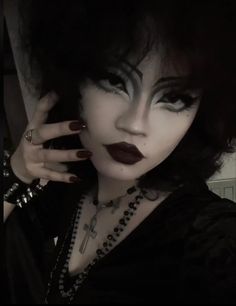 Trad Goth Makeup Poc, Romantic Goth Black Woman, Goth Makeup Almond Eyes, Trad Goth Eyebrows, Plus Size Goth Makeup, Trad Goth Photoshoot, Prom Goth Makeup, Real Goth Makeup, Romance Goth Makeup