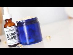 Here's a simple yet amazing DIY anti-aging cream that includes Organic Rosehip Seed Oil, Unrefined Shea Butter, Organic Jojoba Oil and Carrot Seed Oil. This ... Anti Aging Cream Recipe, Diy Anti Aging Serum, Diy Anti Aging Cream, Anti Aging Herbs, Anti Aging Smoothie, Anti Aging Makeup, Diy Anti Aging, Anti Aging Secrets, Unrefined Shea Butter