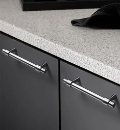 Silver Kitchen Cabinet Door Handles Kitchen Drawer Handles, Silver Cabinets, Kitchen Cabinet Door Handles, Joinery Design, Apartment Decorating On A Budget, Kitchen Door Handles