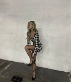 Erika Fane, Estilo Madison Beer, Foto Poses, Fancy Outfits, Insta Photo Ideas, Model Poses