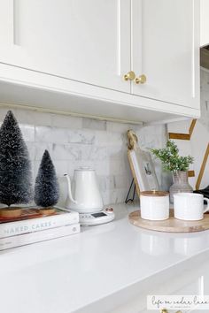 the kitchen counter is clean and ready to be used as a place for christmas decorations