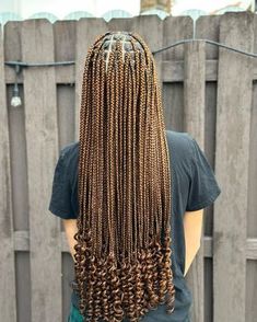 Boxed Braids With Curly Ends, Styles For Braids With Curly Ends, Style For Knotless Braids, Brown Braids With Curls At The End, Braid With Curls At The End, Unique Knotless Braids Hairstyles, Box Braids Curled Ends, Chocolate Brown Knotless Braids