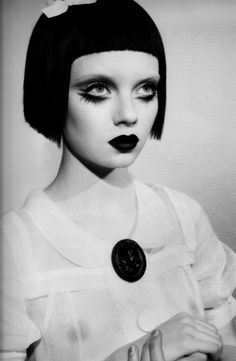 nugoth Editorial Make-up, Doll Face Makeup, Drag Make-up, Makeup Tumblr, Doll Makeup, Goth Makeup, Smokey Eyes, Editorial Makeup, Costume Makeup