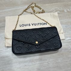 Never Used Louis Felicie Pouchette In Black Monogram Empreinte Leather. In Perfect Condition. This Is A Current Lv Item But The Black Is Currently Unavailable (Or Hard To Find!). Some Pictures Included Are From The Website To Show Dimensions. Includes Removable Zipped Pocket And Removable Flap Pocket With 8 Card Slots. Gold Hardware And Removable Gold Chain. Dust Bag. Lv Makeup Pouch, Lv Pouchette Bag, Gucci Hand Bags, Louis Vuitton Bags Aesthetic, Louis Bag Vuitton, Luxury Purses Louis Vuitton, Black Bags Aesthetic, Lv Felicie Pochette Outfit, Timeless Designer Bags