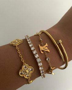 Gold Jewellery Ideas, Luxury Jewelry Stack, Rich Girl Accessories, Gold Jewelry Stack Bracelet, Everyday Gold Bracelet Stack, Gold Jewelry Inspo Aesthetic, Bracelet Expensive, Luxury Stackable Gold Bracelet Gift, Designer Jewelry High End