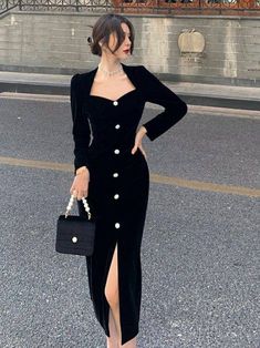 Elegante Casual, Black Velvet Dress, Looks Chic, Kpop Fashion Outfits, Fancy Outfits, Kpop Fashion, Classy Dress, Elegant Outfit, Fancy Dresses