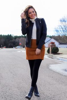 Luxury travel & lifestyle blogger, Lush to Blush shares a girl next door outfit with this adorable mini skirt + white turtleneck. Mini Skirt Winter Outfit, Skirt In Winter, Mini Skirt Outfit Winter, Mini Skirt Winter, Winter Mini Skirts, Short Skirts Outfits, Rok Outfit, Winter Mini Dresses, Rok Mini