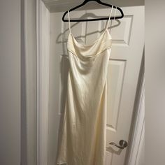 This Silky Cream Dress Is Your Next Favorite Dress. A Simple Straight Silhouette, With Great Back Details. This Is Brand New And Never Been Worn, Fits Like Designer Xl. Long Cream Dress, Italy Wardrobe, Cream Dresses, Jason Wu Dress, Evening Dresses Short, 16 Dresses, Cream Yellow, Cream Silk, Jason Wu