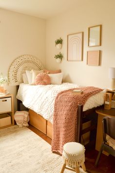 a bedroom with a bed, desk and chair in it's centerpieces