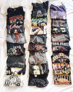 Rock Tshirt Outfit Women, Outfits With Band Tees, Band Shirts Outfits, How To Style Band Tees, Band Tshirt Outfit, Band Shirt Outfits, Topi Vintage, Band Tee Outfits