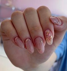 Classy Graduation Nails, Summer Almond Nails, Sophisticated Nails, Turtle Wallpaper, Nail Hacks, Graduation Look, Beauty Hacks Nails, Graduation Nails