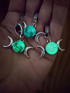 Glow in the Dark Triple Moon Necklace, Silver Triple Goddess Necklace, Witch Necklace, Cute Moon Pendant Dainty Wiccan Pagan Jewelry Witchy - Etsy Spain Moon Goddess Necklace, Triple Moon Goddess, Witch Necklace, Wiccan Jewelry, Goddess Necklace, Triple Moon, Pagan Jewelry, Triple Goddess, Diy Crafts Jewelry