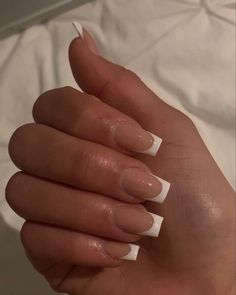 French Acyrilics Nails, Plain French Tip Nails Acrylic, Square Nails Inspo Aesthetic, Medium Length Acrylic Nails French Tips, Normal French Tip Nails, Medium Tapered Square Nails French Tip, Nail Inspo French Tip Square, L French Tip Nails, Square Acrylic Nails French Tips