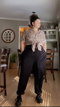 Tomboy Chic Plus Size, Plus Size Alternative Work Outfits, Midsize Outfits Tomboy, Queer Capsule Wardrobe, Plus Masc Fashion, Poland Fashion Woman, Edgy Work Outfits Plus Size, Festive Work Outfits, Genderless Fashion Plus Size