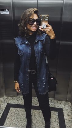 Long Denim Vest Outfit, Denim Vest Outfit Winter, Sleeveless Jean Jacket Outfit, Ny Clothes, Jean Vest Outfits, Denim Vest Outfit, Jean Jacket Styles, Sleeveless Jean Jackets, Jean Jacket Outfits