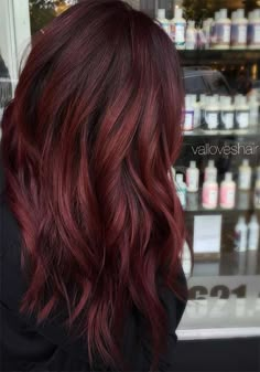 100 Badass Red Hair Colors: Auburn, Cherry, Copper, Burgundy Hair Shades Dark Red Hair With Brown, Burgundy Hair With Highlights, Dark Burgundy Hair, Red Brown Hair Color, Burgundy Background Aesthetic, Maroon Hair, Reddish Brown Hair, Burgundy Background